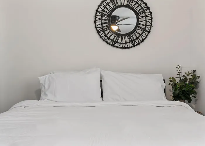 Chic 1Br Oasis Ideal Retreat Near Six Flags