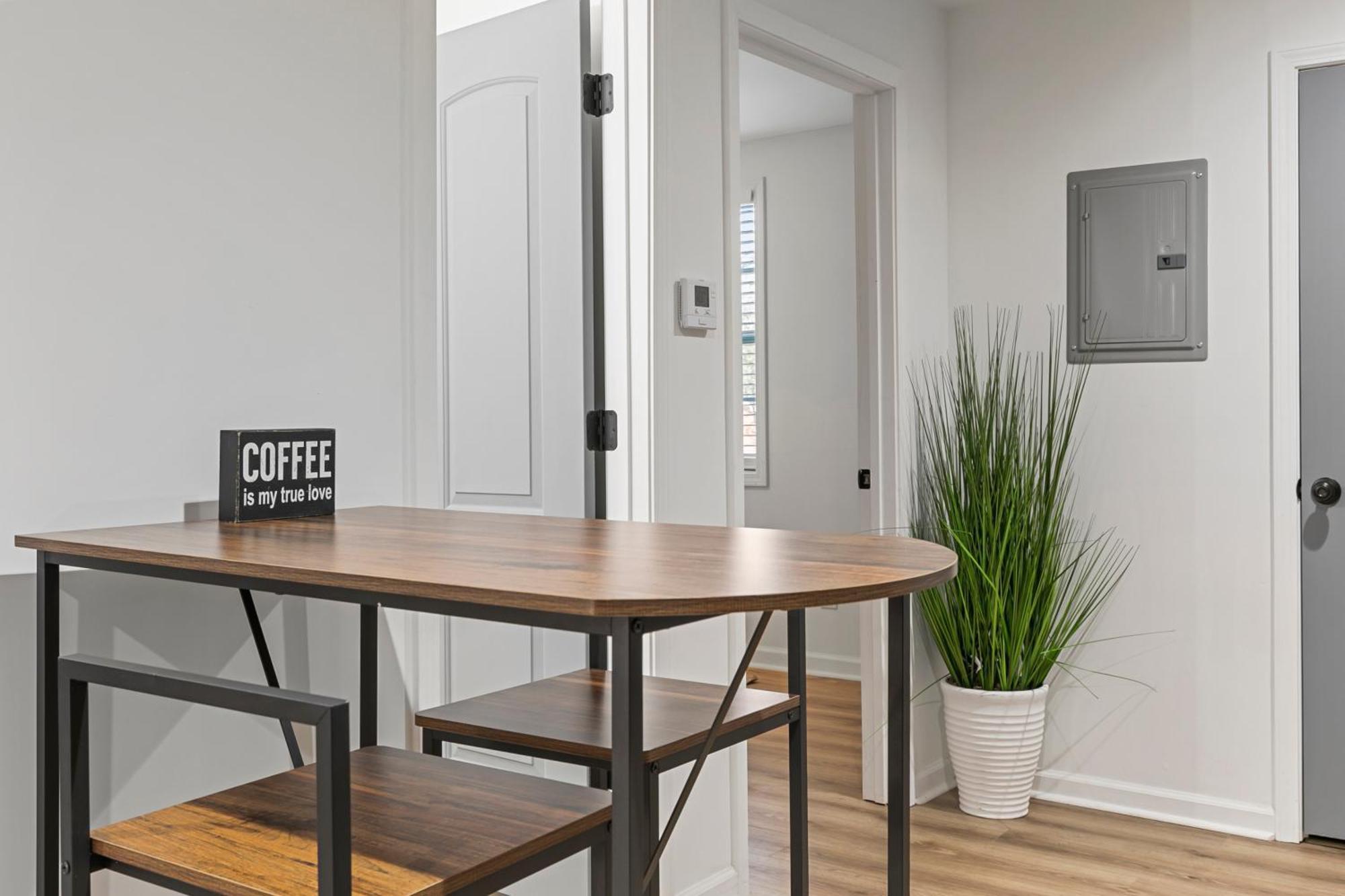 Chic 1br Oasis Ideal Retreat Near Six Flags *